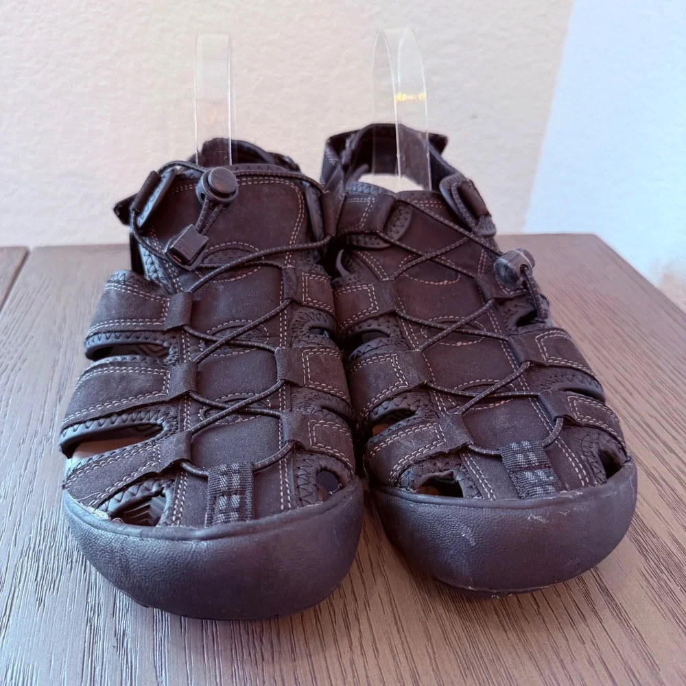 Khombu Travis Mens Fisherman Sandals Black Brown Closed Toe Bungee Size 11M